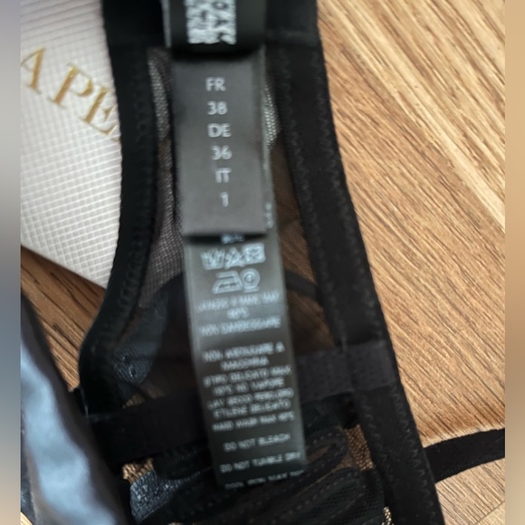 La Perla ZigZag Suspender in Noir - Picture 4 of 4